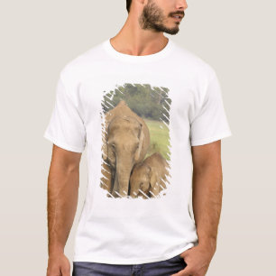 Indische / Aziatische Olifant en jong,Corbett T-shirt