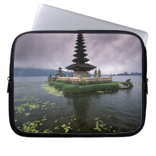Indonesië, Bali, Ulun Danu Tempel. Laptop Sleeve