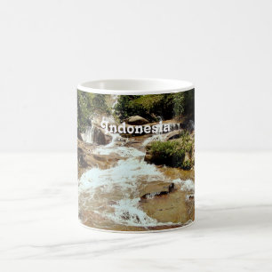 Indonesische waterval koffiemok