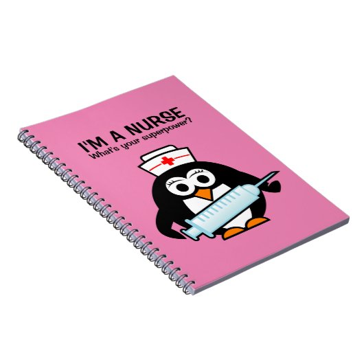 Infirmier pinguin mignon et carnet de notes à (Côté Droit)