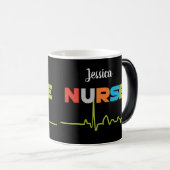 Infirmière superbes lettres amusantes Mug noir (Devant droit)
