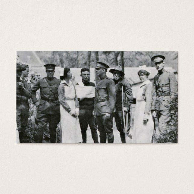 Infirmières et médecins de la Première Guerre mond (Devant)