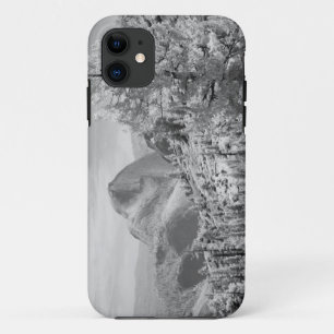 Infrarood foto aan de oostkant van Yosemite Nation iPhone 11 Hoesje