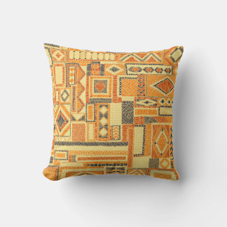 Ingeborduurd naadloos patchwork-patroon. Bohemian  Kussen