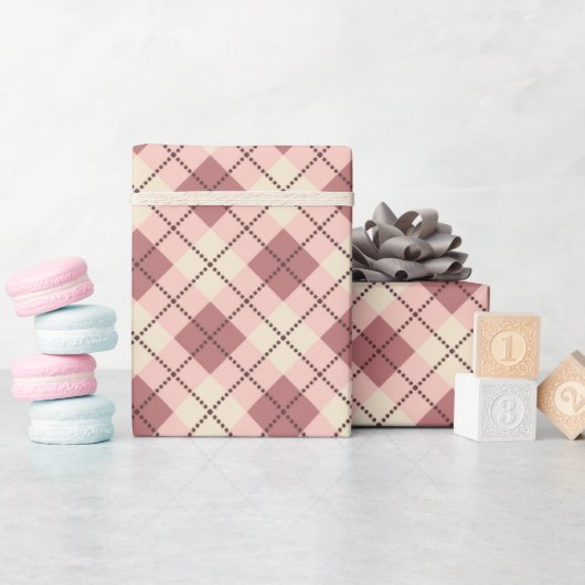 ingedrukte tartaankleurige klassieke beige bruine cadeaupapier (Baby Shower)