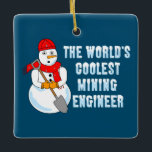 Ingénieur minier le plus froid Snowman<br><div class="desc">Un bonhomme de neige tenant une pelle portant un foulard et un casquette avec Le texte le plus cool de l'ingénieur minier du monde est un drôle de design cadeau pour les étudiants de collège et les ingénieurs professionnels.</div>