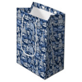 Ingewikkelde Parijse Blauwe Toile patterned Medium Cadeauzakje (Voorkant Gekanteld)