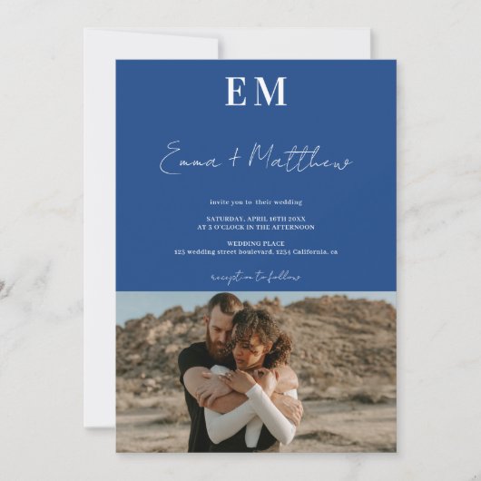 Initialen blauw eenvoudig 2 foto's QR bruiloft Kaart (Voorkant)