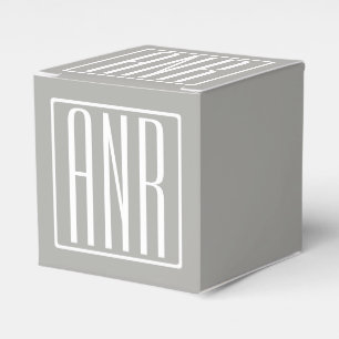 Initialen Monogram Wit op lichtgrijs Bedankdoosjes