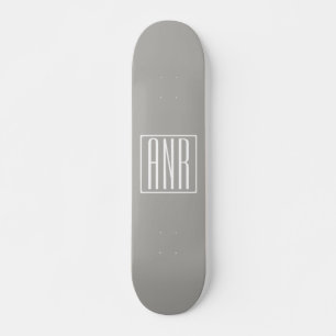 Initialen Monogram Wit Op Lichtgrijs Skateboard
