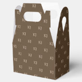 Initialen van Classy Brown en Beige Monogram Patro Bedankdoosjes (Geopend)