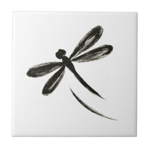 Ink Brush Libel – Minimalistische Insectenkunst op Tegeltje