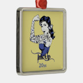 Ink Up Girl met Tattoos ontwerp Metalen Ornament (Rechts)