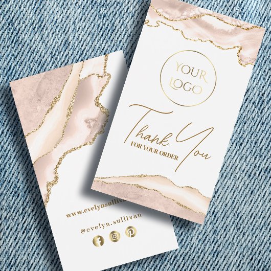 Insérez le paquet d'agrafes de roussissement ivoir