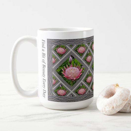 Inspirerend koffie Mok met roze proteas (Met donut)
