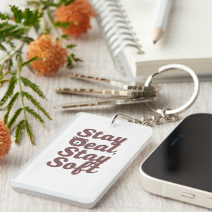 Inspirerende vriendelijkheidsquote met knuffelbeer sleutelhanger