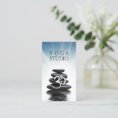 Instructeur de yoga et cartes de visite principaux (Debout devant)
