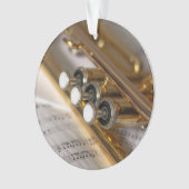 Instrument en laiton de trompette et de feuille de (devant)