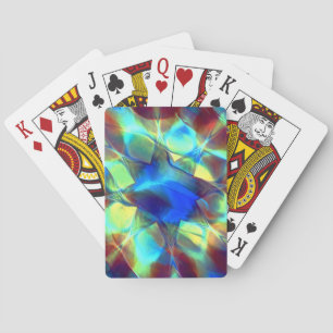 Intense blauwe digitale bloem contrasterend met br pokerkaarten