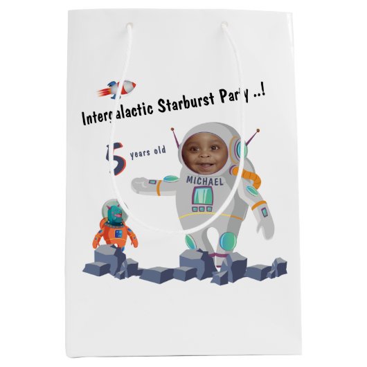 Intergalactische Astronaut Raket Party Foto Medium Cadeauzakje (Voorkant)