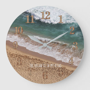Interieur van strandhuis Ocea Zeeleven Quote Aange Grote Klok