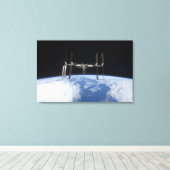 Internationaal ruimtestation 11 canvas afdruk (Insitu (Houten vloer))