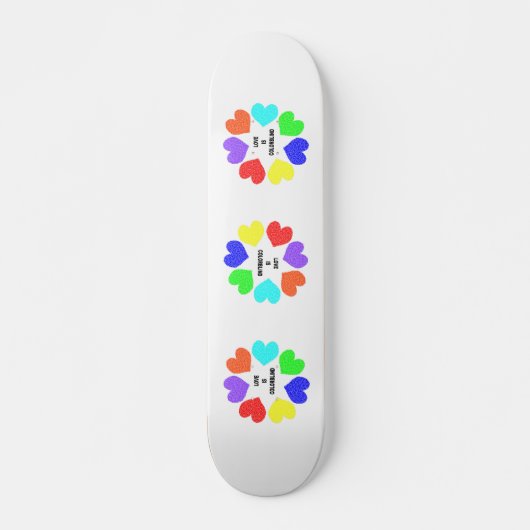 Interraciale liefdesregenboogkunst Skateboard (Voorkant)