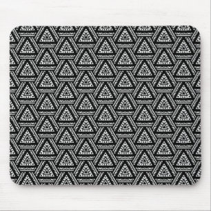 Interwoven Triangles v2 Muismat