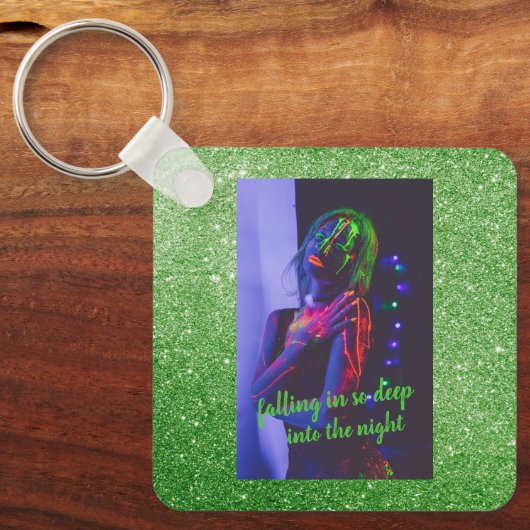 Into the Night Green Faux Glitter Sleutelhanger (Voorkant)