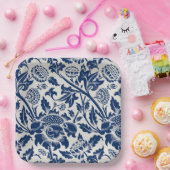 Intricate blue floral pattern on light background papieren bordje (Feest)