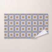 intricate blue, yellow, & white geometric pattern (Serviette à main)