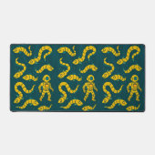 Intricate Steampunk Eel and Diver Underwater Scene Bureaumat (Voorkant)