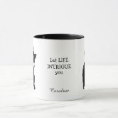 Intriguant la vie Chat Noir Papillon de café Mug (Centre)