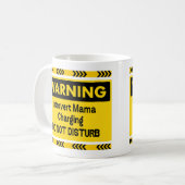Introvert Mama Charging Funny Coffee Mug Gift (Devant gauche)