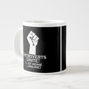 Introverts verenigen, thuis, online, grappig grote koffiekop