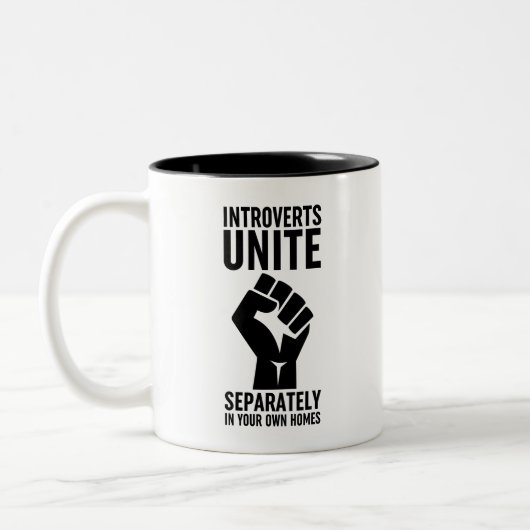 Introverts verenigen zich apart in uw eigen woning tweekleurige koffiemok (Links)