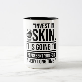 Invest in Your Skin Quote Skincare Lover Tweekleurige Koffiemok