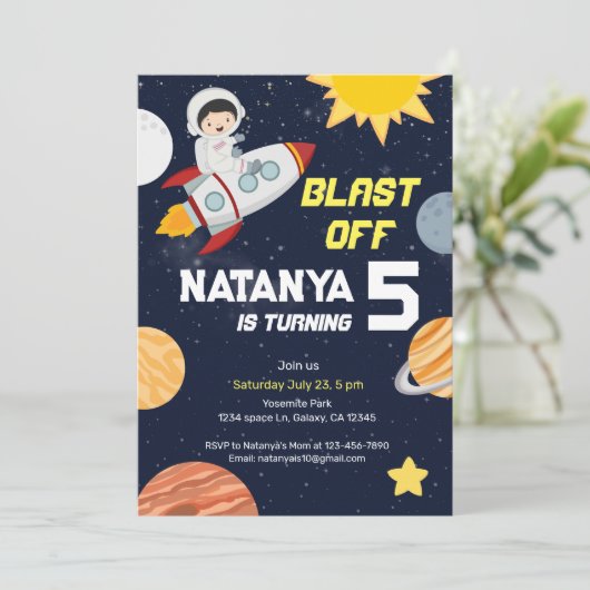 Invitation (Debout devant)