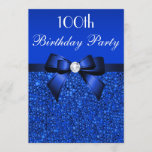 Invitation 100e anniversaire Séquins bleus royaux Bow et Diam<br><div class="desc">Les invitations à la fête du 100e anniversaire de la femme invitent un modèle personnalisé. Elégante coutume bleue royale cent / centenaire / siècle / 100 ans Anniversaire Fête invitations pour les femmes avec un joli bleu royal imprimé paillettes motif, jolies images d'arcs et de rubans bleus royaux et d'images...</div>