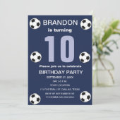 Invitation 10e Anniversaire Fête de football Marine Bleu Boys (Debout devant)
