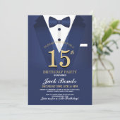 Invitation 15e Anniversaire Spy Suit Black cravate Gold Tuxed (Debout devant)
