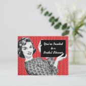Invitation 1950 Femme avec une Fête des mariées des signes (Debout devant)