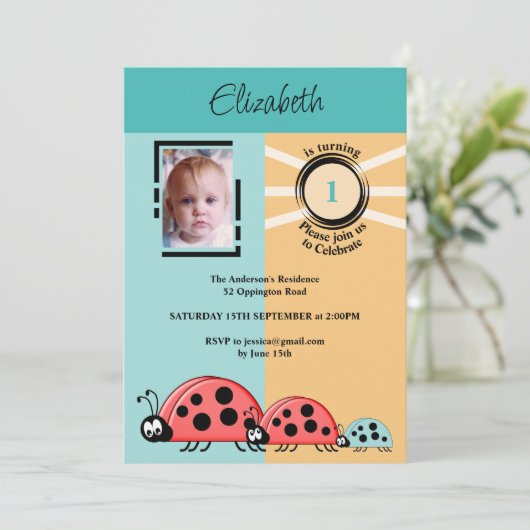 Invitation 1er Anniversaire photo ladybugs vert orange (Debout devant)