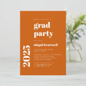 Invitation 2025 Gras Typographie Burnt Orange Grad Party (Debout devant)