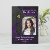 Invitation 2025 Purple Black Tassel Charme Photo Graduation (Debout devant)