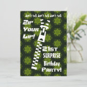 Invitation 21e Fête d'anniversaire SURPRISE Zip Your Lip Star (Debout devant)