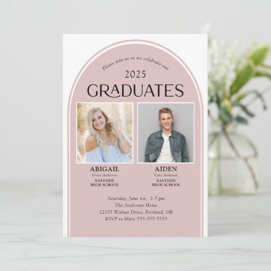 Invitation 2 Diplômés Rose Arch Double Graduation (Debout devant)