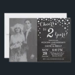 Invitation 2e anniversaire de mariage tableau noir argent<br><div class="desc">2e anniversaire de mariage avec photo personnalisée. Invitation tableau noir et argent. Deuxième anniversaire de mariage. Fond diamant pailleté noir et argent. Confettis argentés. Anniversaire adulte. Fête d'anniversaire pour homme ou femme. Pour une personnalisation plus poussée, veuillez cliquer sur le bouton "Personnaliser" et utiliser notre outil de conception pour modifier...</div>