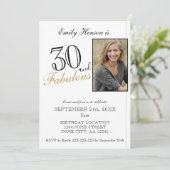 Invitation 30 et fabuleux Elegant Script Photo Anniversaire (Debout devant)