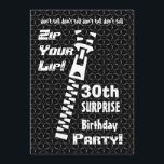 Invitation 30e SURPRISE Funny Birthday Party Zip Your Lip<br><div class="desc">Cette invitation Zip Your Lip avec sa fermeture à glissière et arrière - plan d'étoiles est une façon amusante d'envoyer des invitations d'anniversaire SURPRISE. Des timbres de correspondance sont également disponibles - ajoutez simplement l'année!</div>